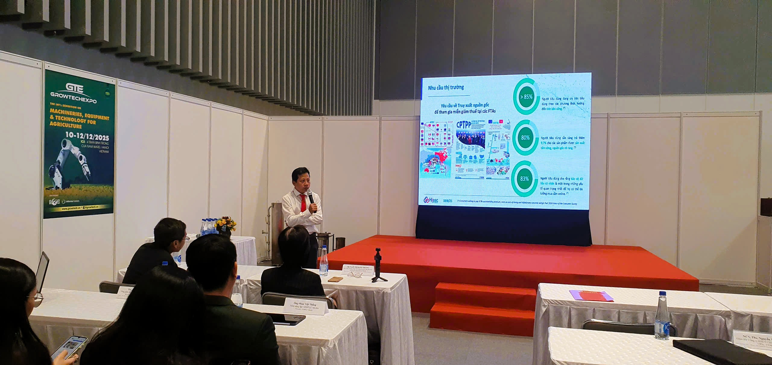 Ths. Lê Minh Tuấn Tổng giám đốc HISSC trình bày giải pháp Truy xuất nguồn gốc chống hàng giả ứng dụng công nghệ Blockchain